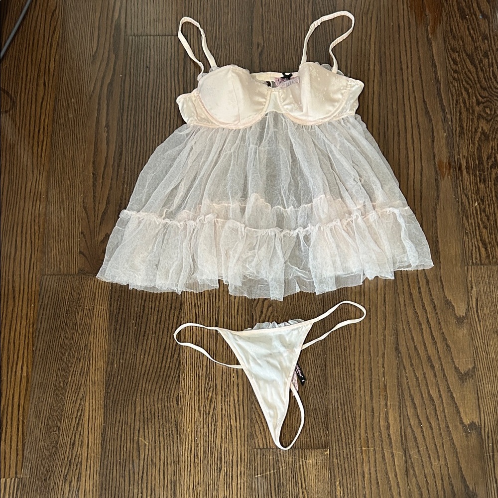 Victoria's Secret Sheer Lace Babydoll Chemise with Thong in Pale Pink Vtg m-l
